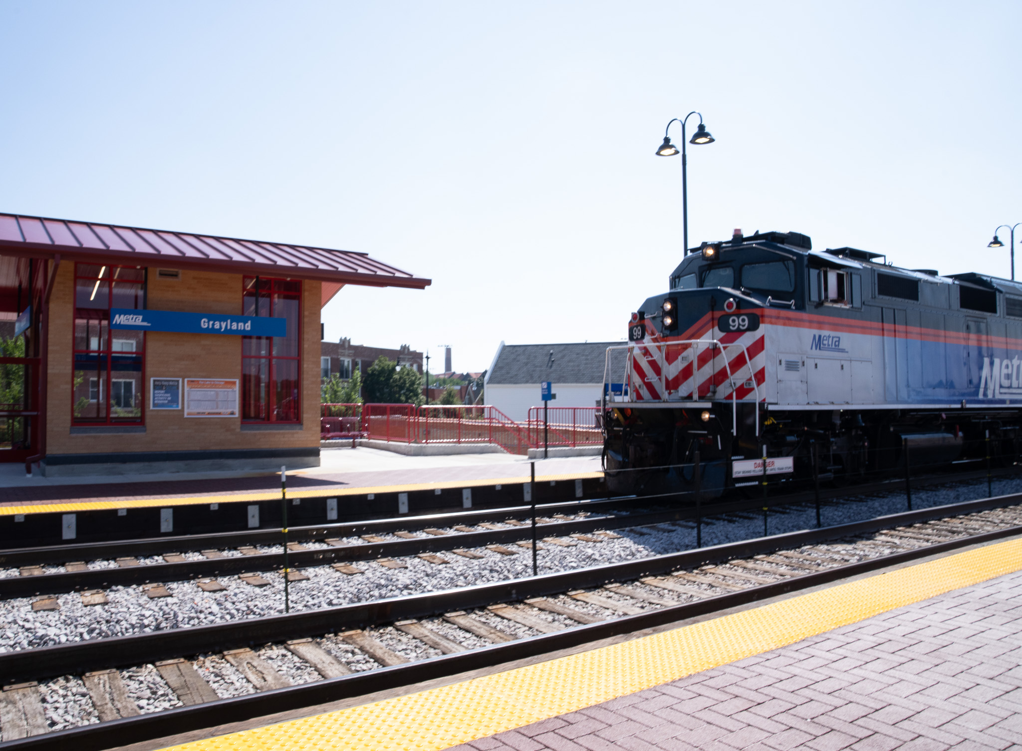A train arrives at the Grayland Station